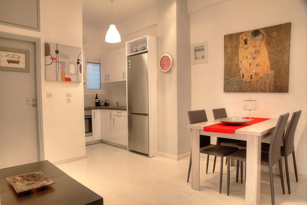 Cosy Apartment In Glyfada Center Athens Exterior photo